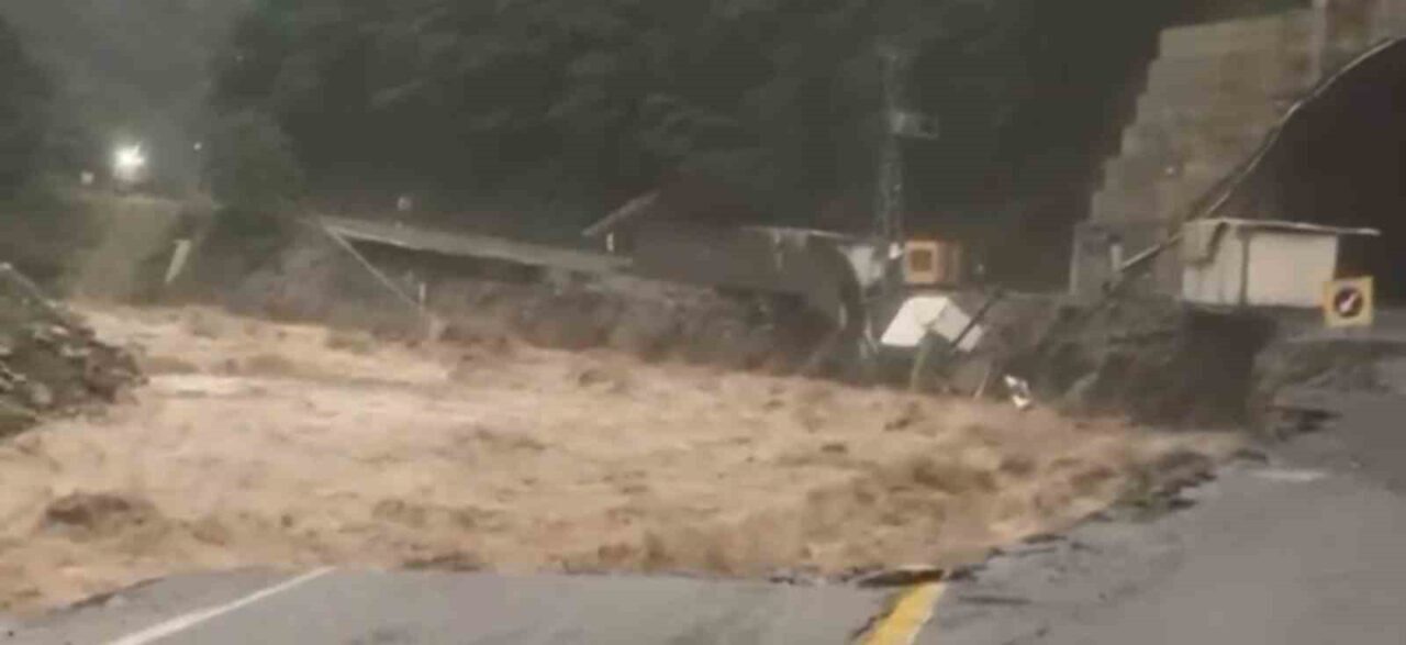 Rizede şiddetli yağış etkisini sürdürüyor