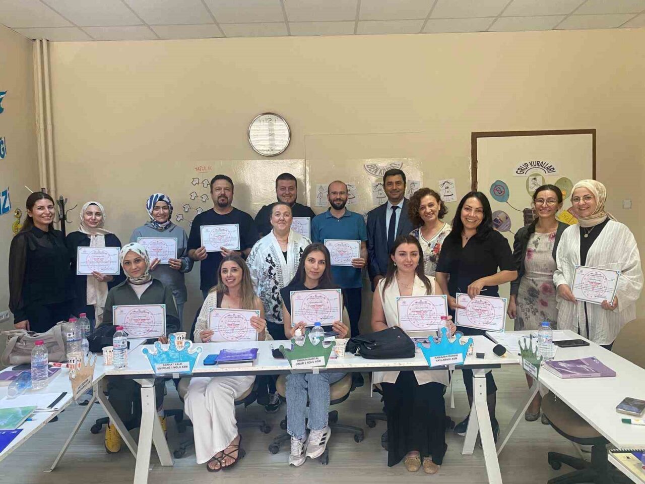 Sağlık çalışanlarına yönelik eğitimler devam ediyor