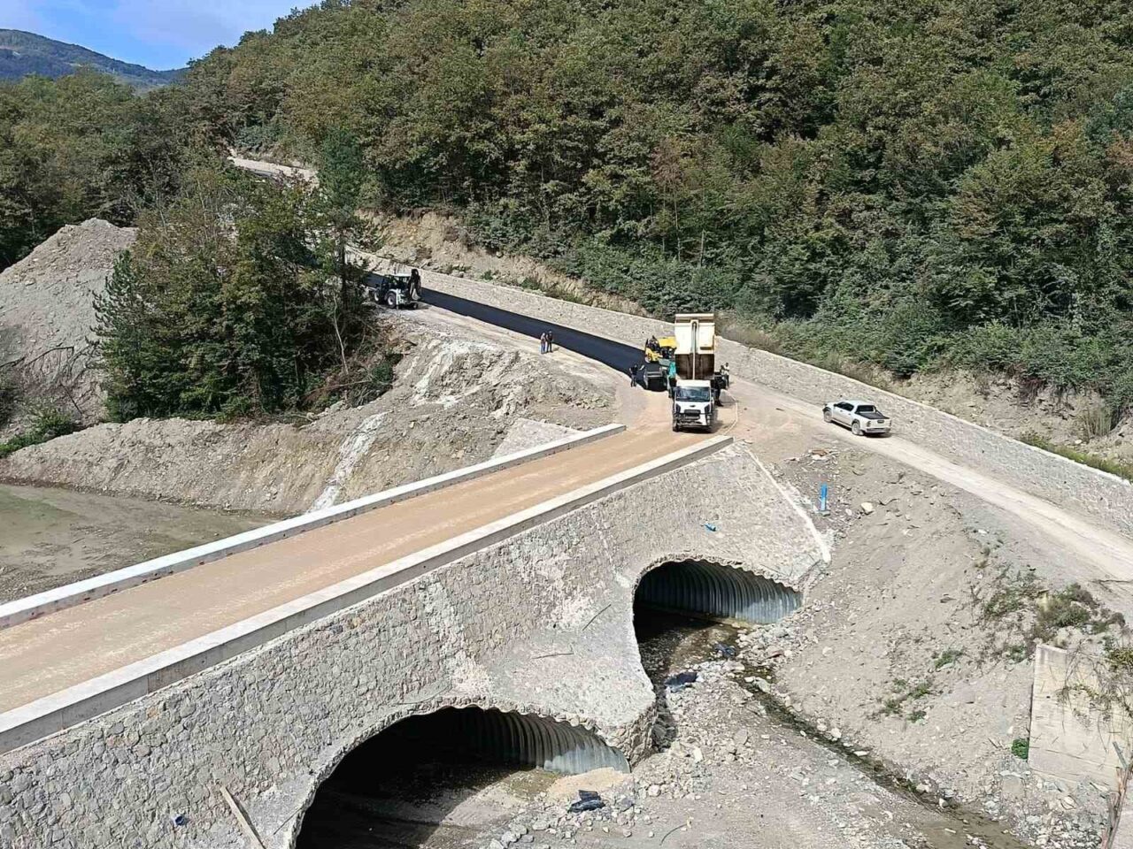 Türkeli’de Oymayaka-Sarmaşık grup yolunda asfaltlama tamamlandı