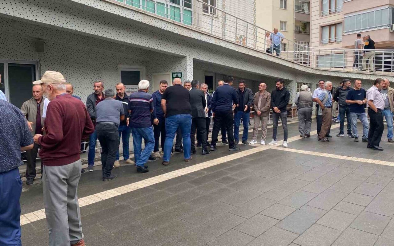 Yediği yemek boğazına takılan adam hayatını kaybetti