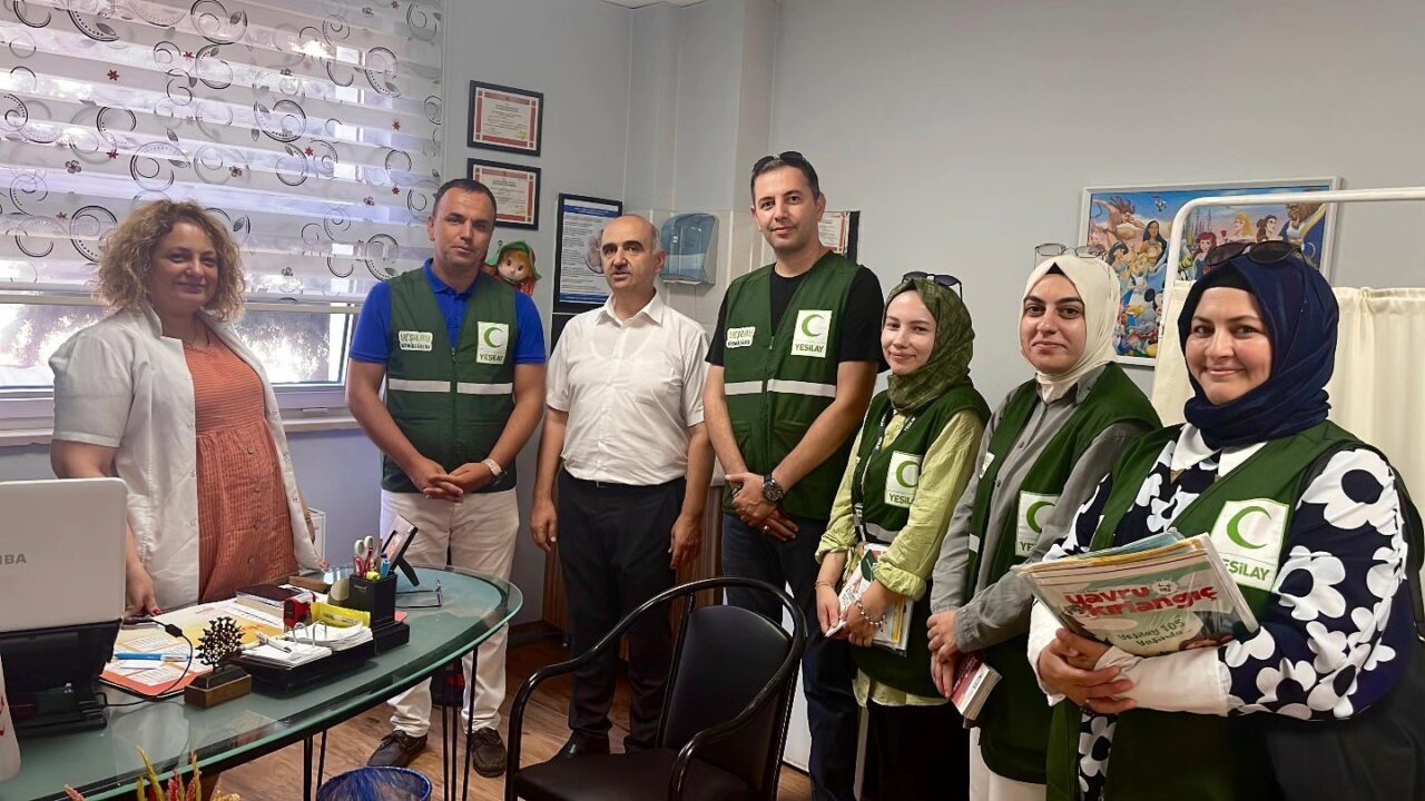 Yeşilay Şube Başkanı Türkmen: "Toplum sağlığı için hekimlerimizle omuz omuza çalışıyoruz"