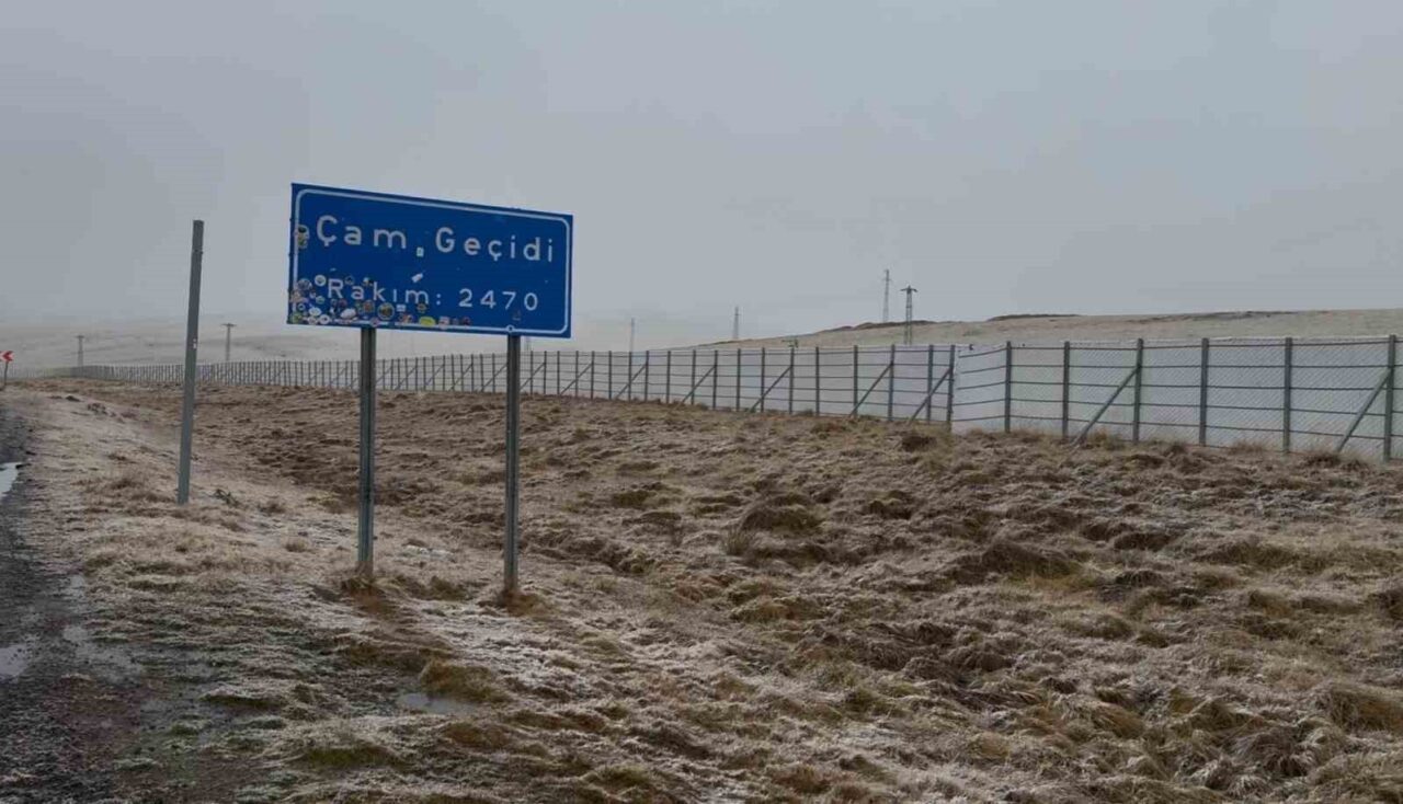 2470 rakımlı Sahara Geçidi’nde kar yağışı başladı