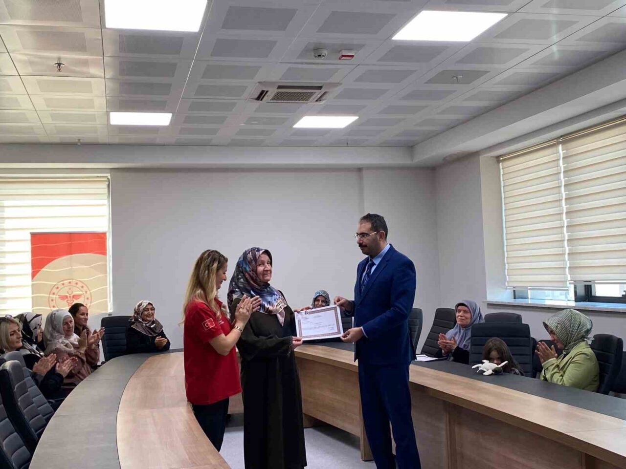 60 yaşında ilk yardım sertifikası aldı