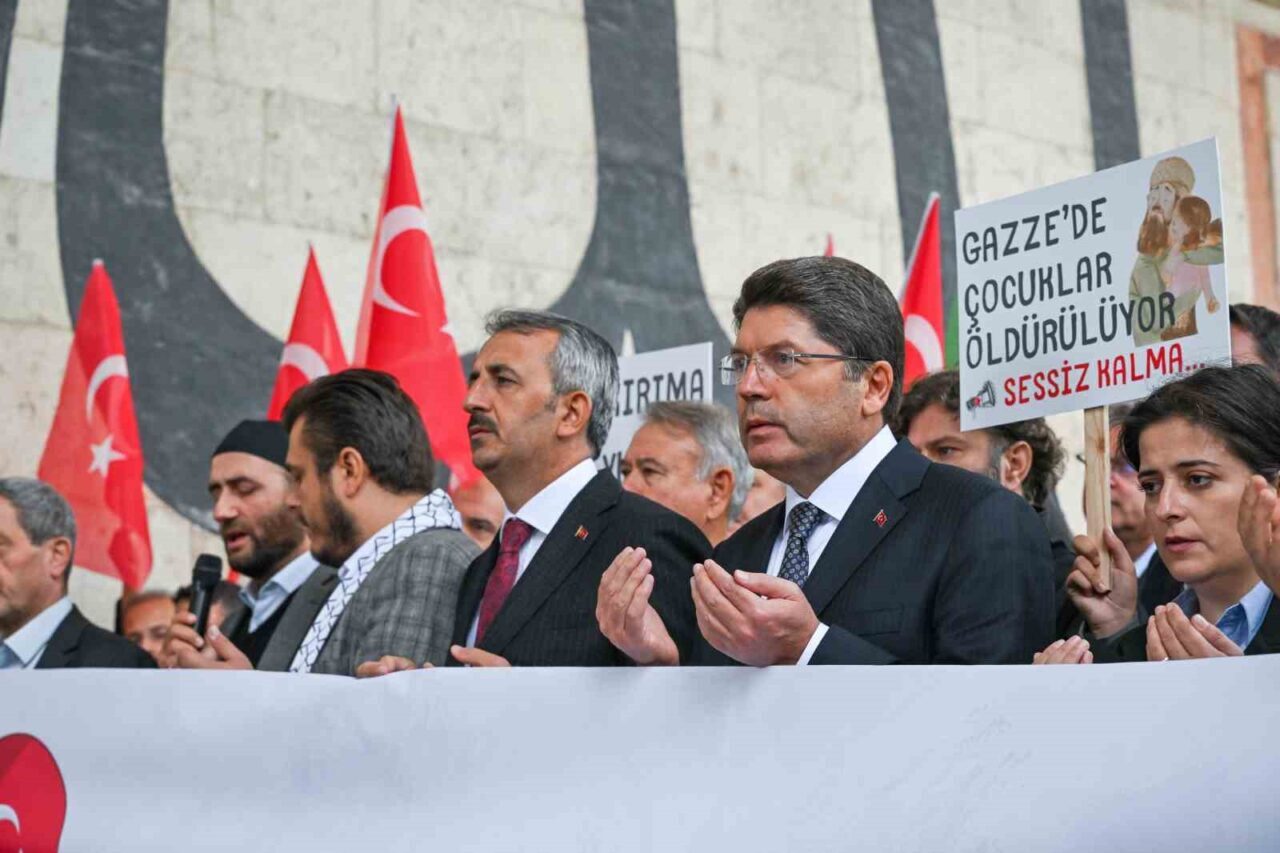 Adalet Bakanı Tunç: "65 binden fazla Filistinli şehit edildi"