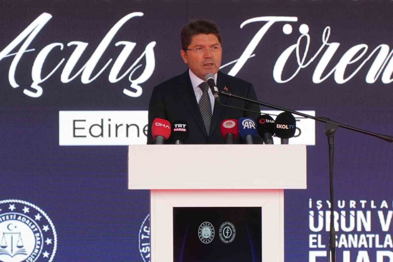 Adalet Bakanı Tunç: "Selimiye’nin gölgesinden İsrail’i lanetliyorum"