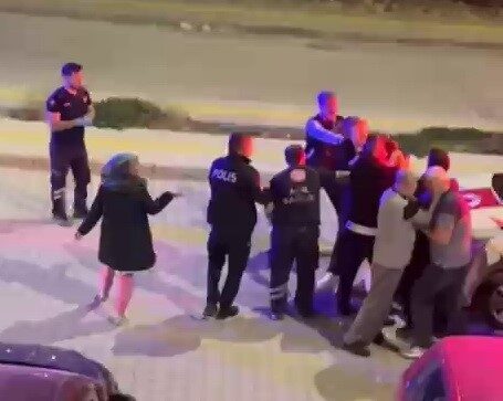 Akrabalar arasındaki kavgada 3 kişi yaralandı