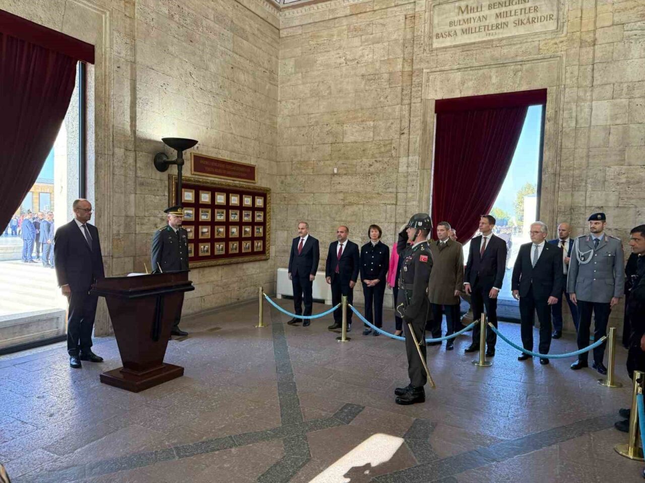 Almanya Şansölyesi Merz, Anıtkabir’i ziyaret etti