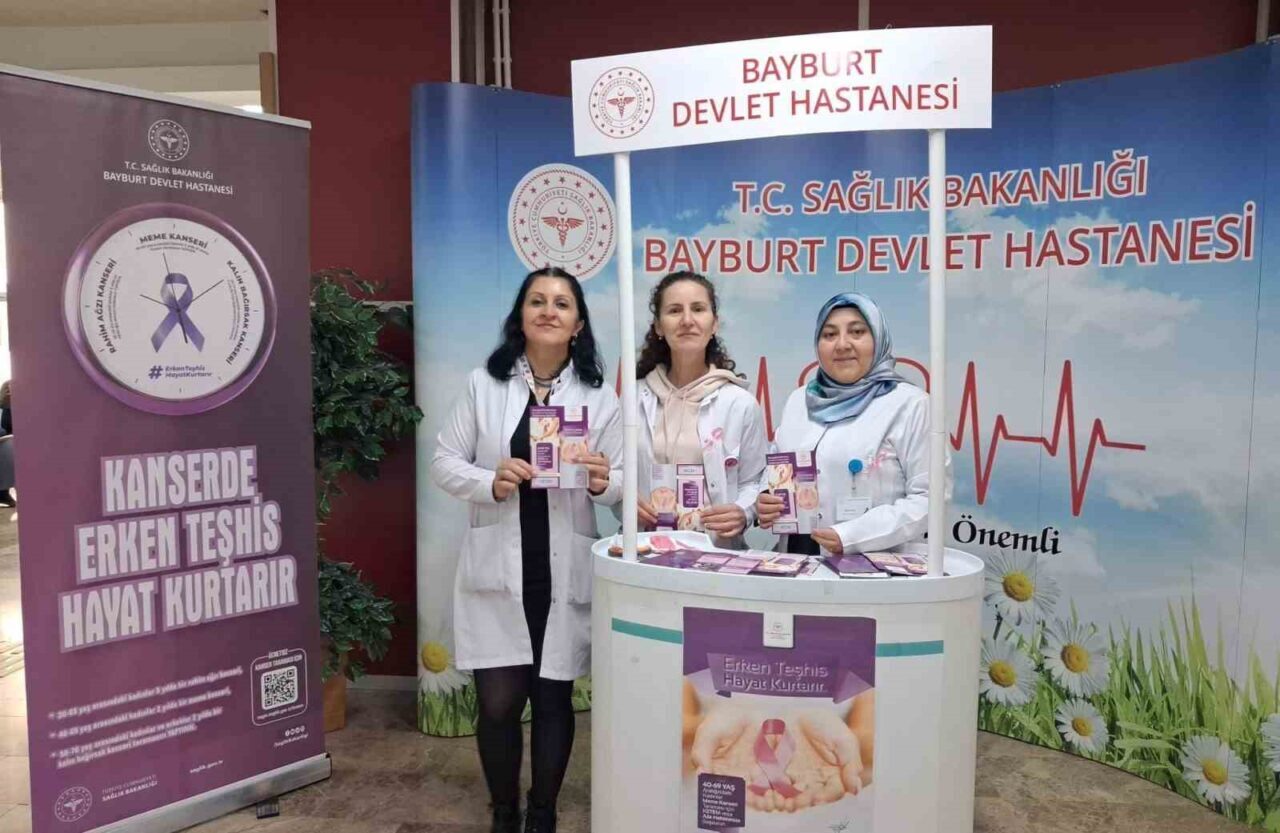 Bayburt’ta meme kanseri farkındalık standı açıldı