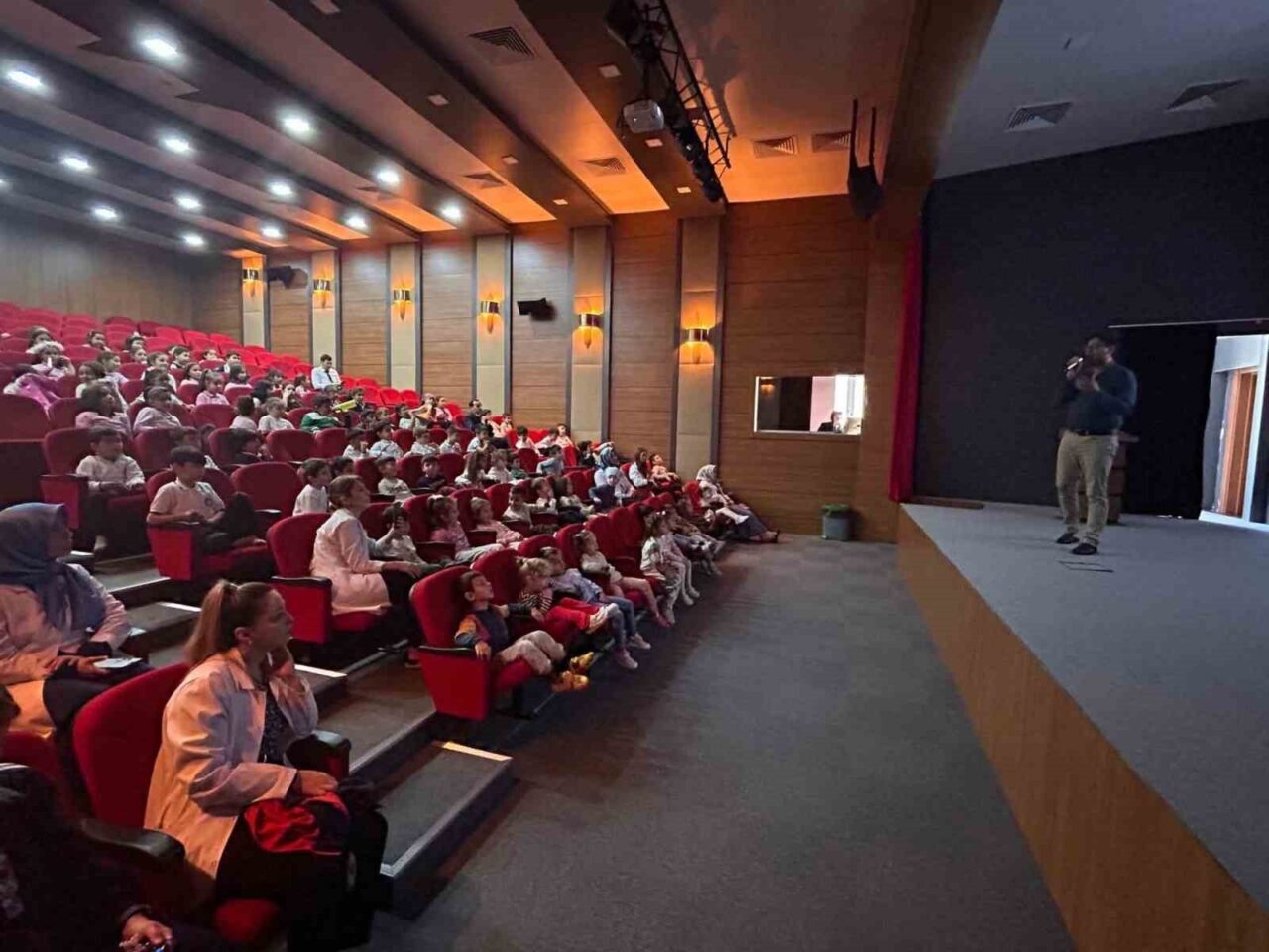 Beypazarı’nda ilköğretim öğrencilerine yönelik ağız ve diş sağlığı farkındalık eğitimi