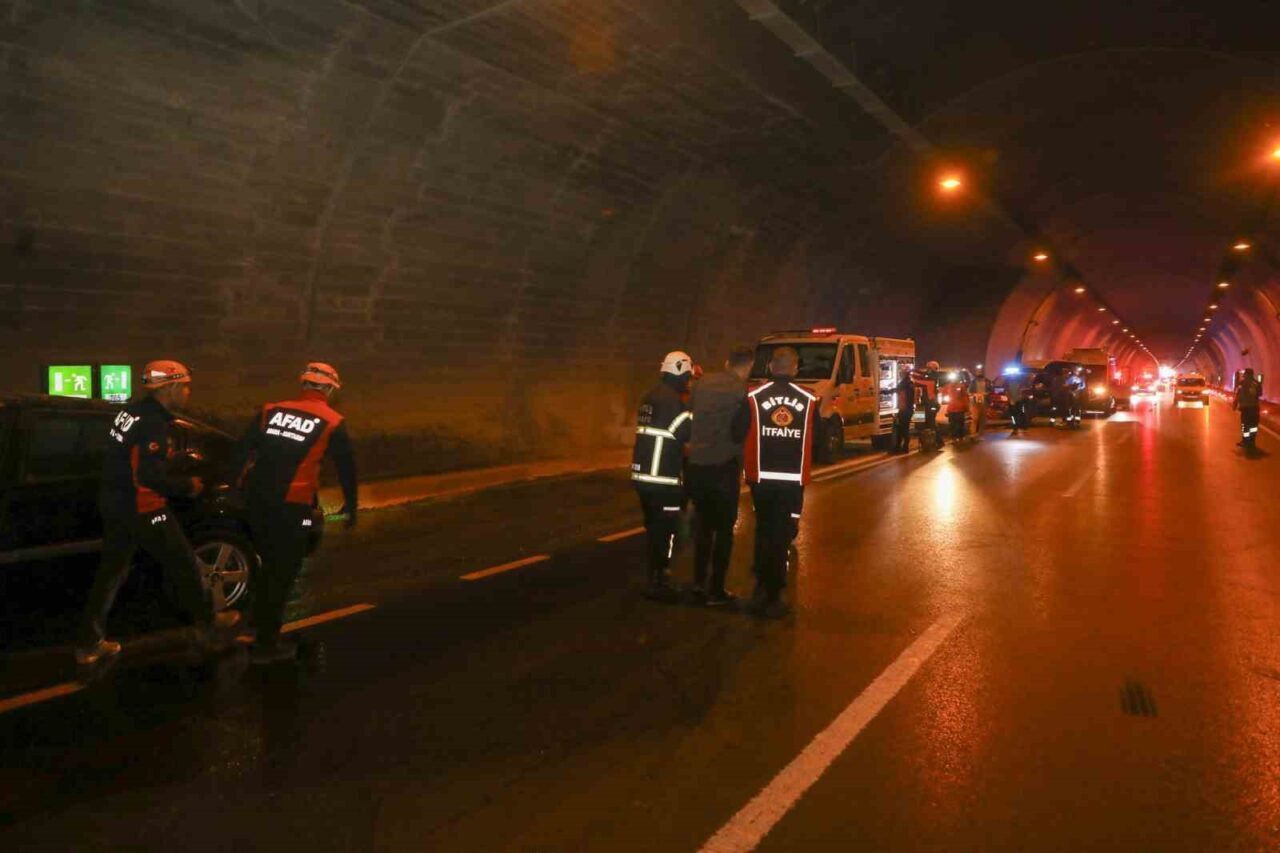 Bitlis’te trafik kazası tatbikatı gerçekleştirildi