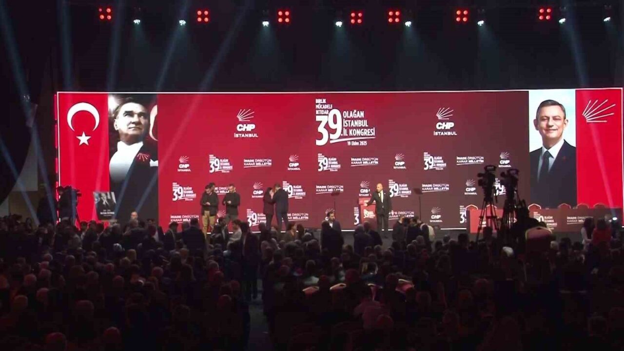 CHP’nin 39. Olağan İstanbul İl Kongresi düzenleniyor