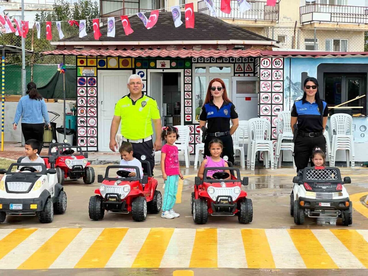 Çocuklara uygulamalı trafik eğitimi