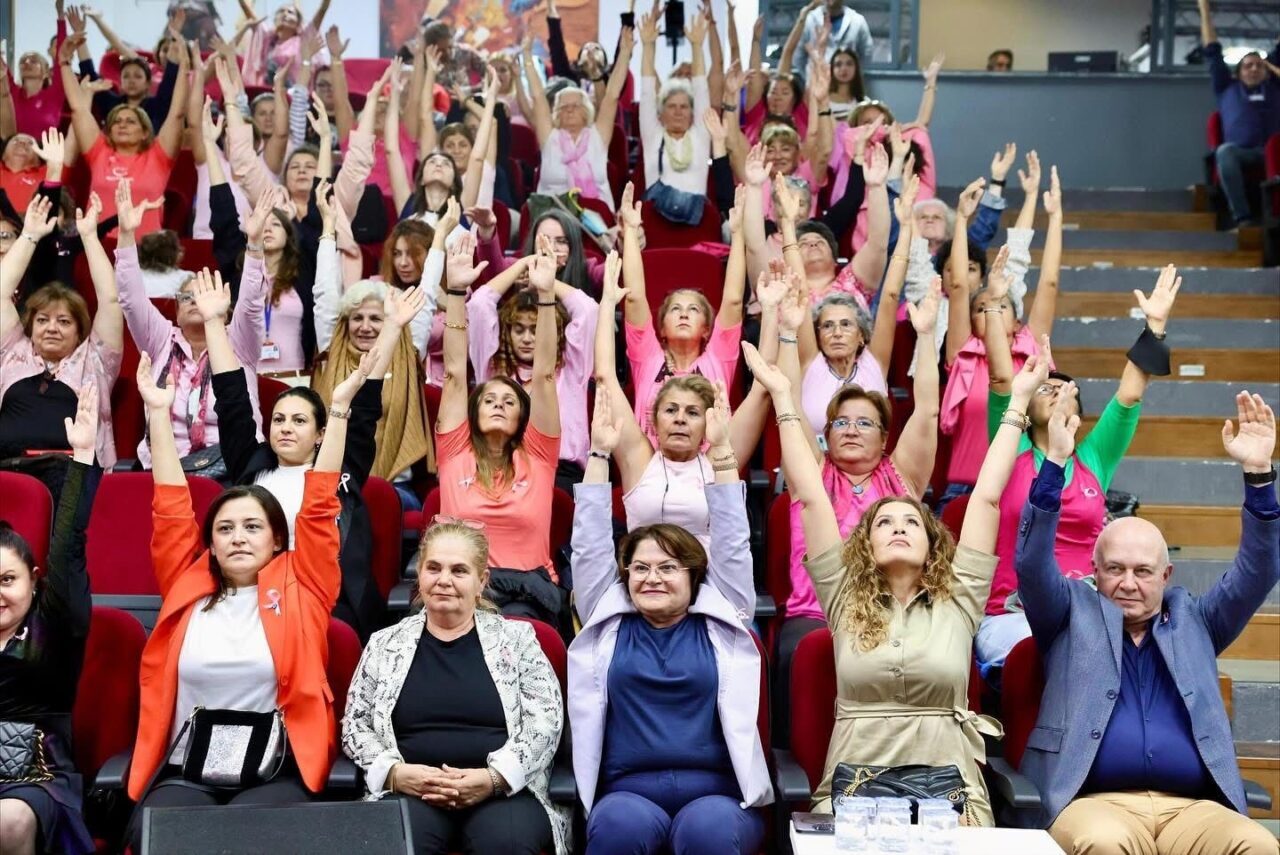 Didim’de meme kanseri farkındalık etkinliği gerçekleştirildi