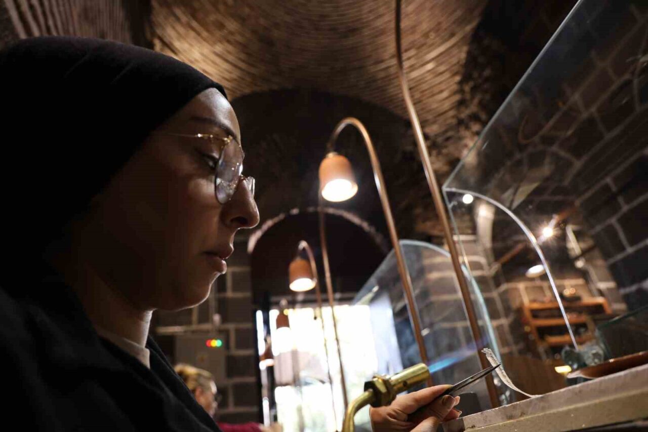 Diyarbakır surlarında "Hasırevi Projesi" hayata geçirildi: Binlerce yıllık ürünler burada kadınların elinde hayat bulacak