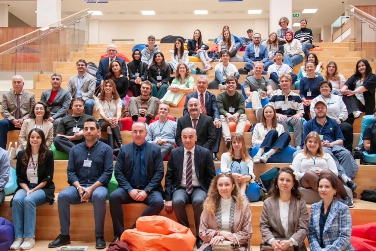 EBYÜ’de "Global Englishes in Language Teaching Programı"nın açılışı gerçekleştirildi