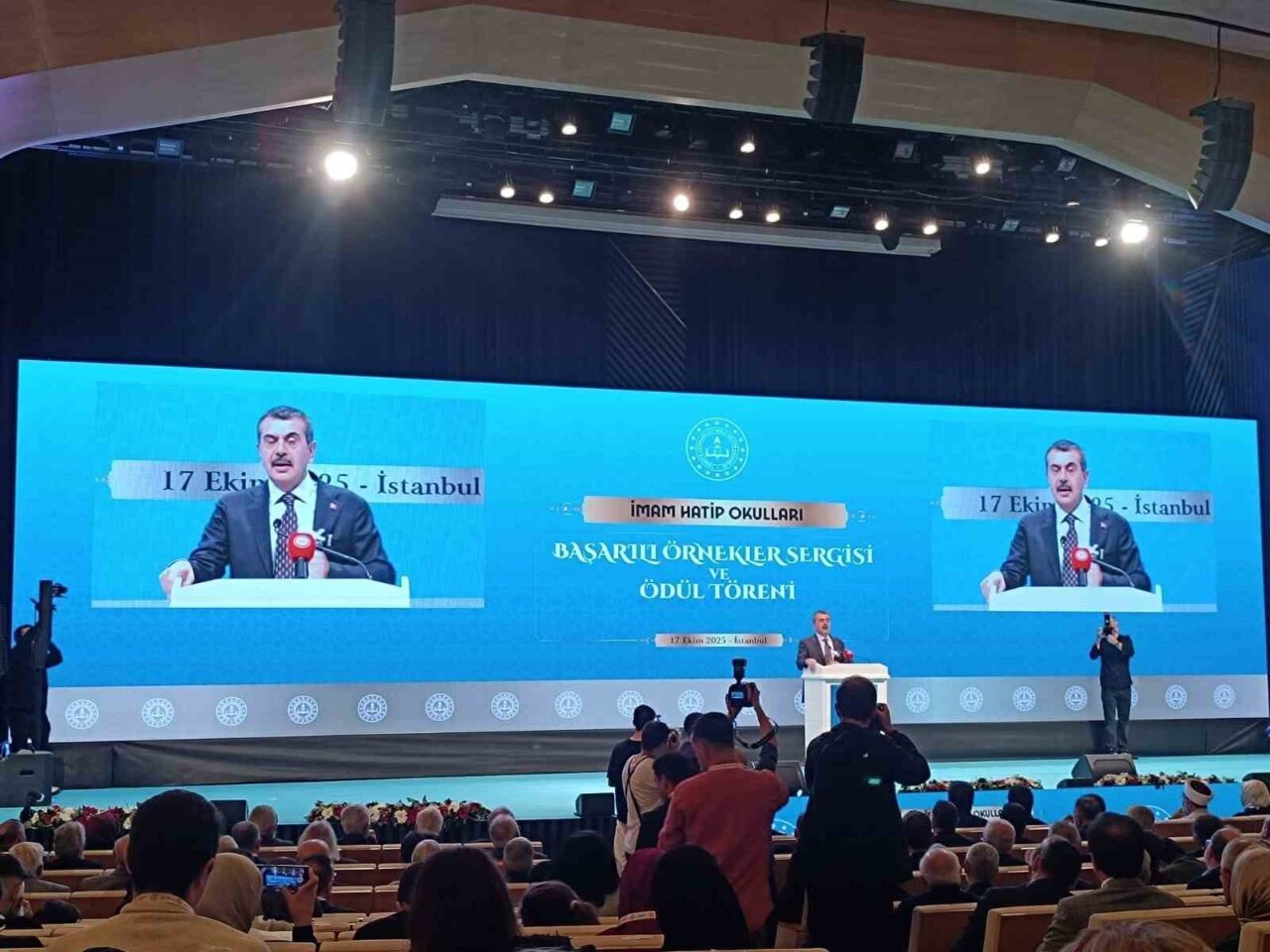 Gediz Kız Anadolu İmam Hatip Lisesi’nin "Kırık Çerçeve" adlı kısa filmi Türkiye birincisi oldu