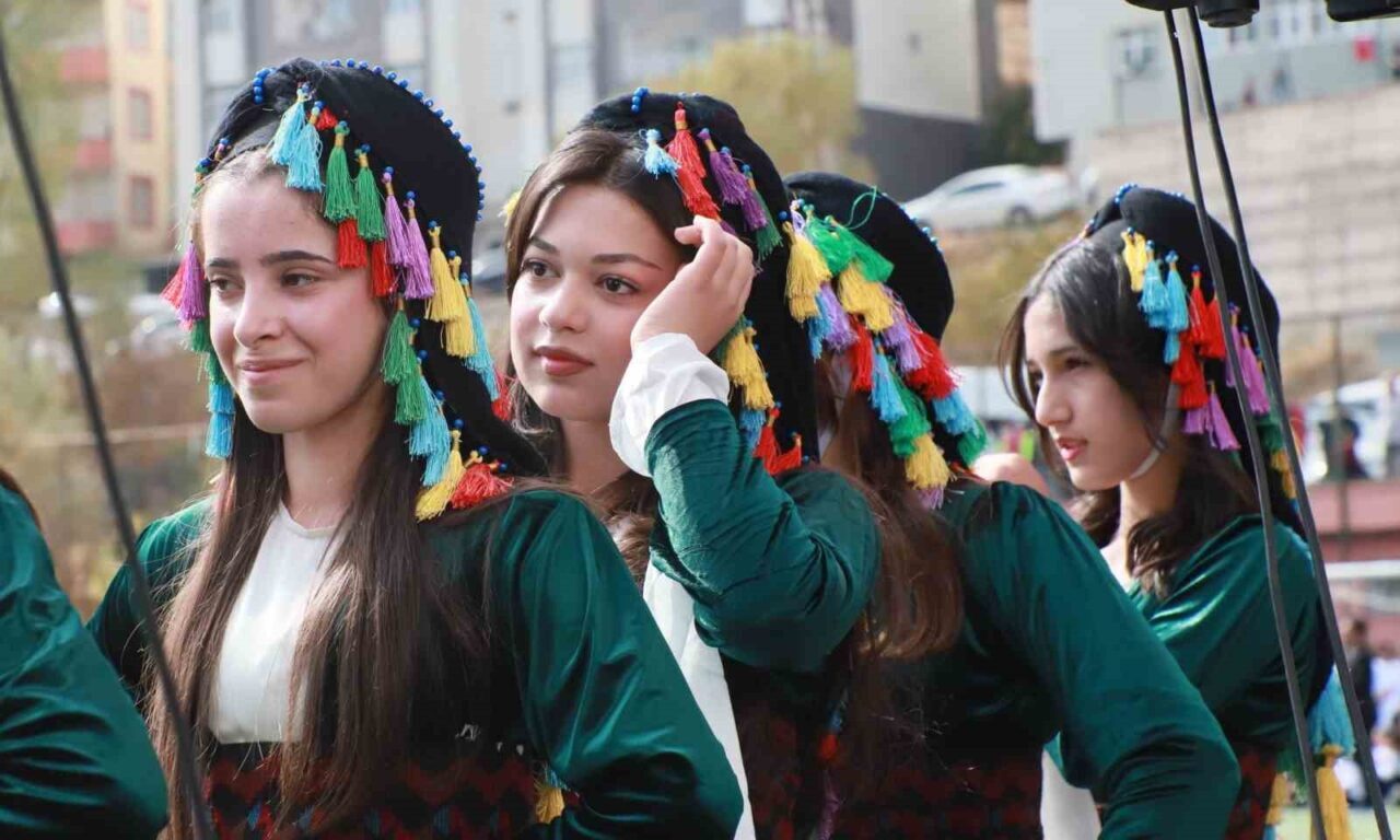 Hakkari’de Cumhuriyet Bayramı coşkusu