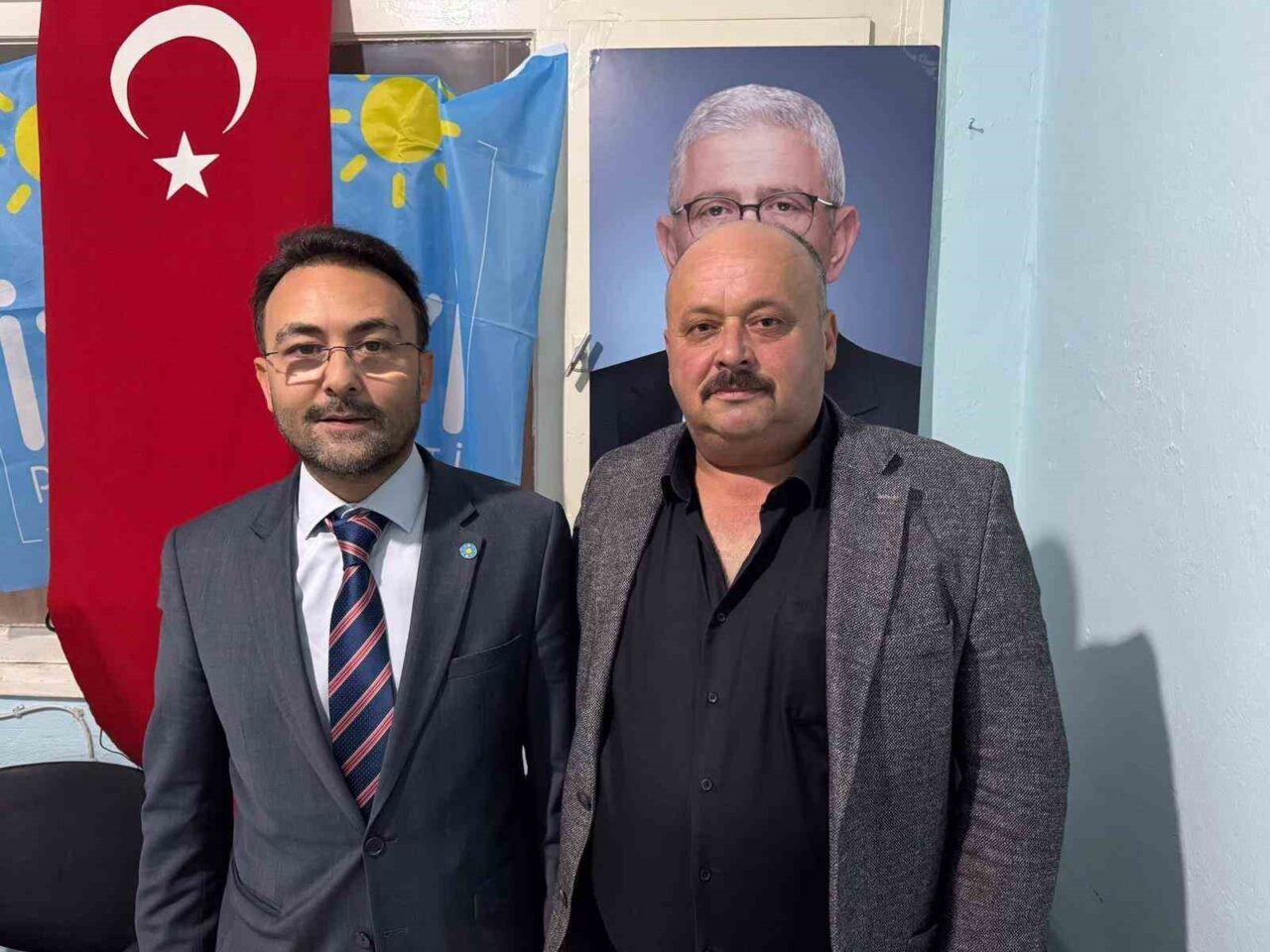 İYİ Parti Sarıgöl İlçe Kongresi’nde mevcut başkan güven tazeledi
