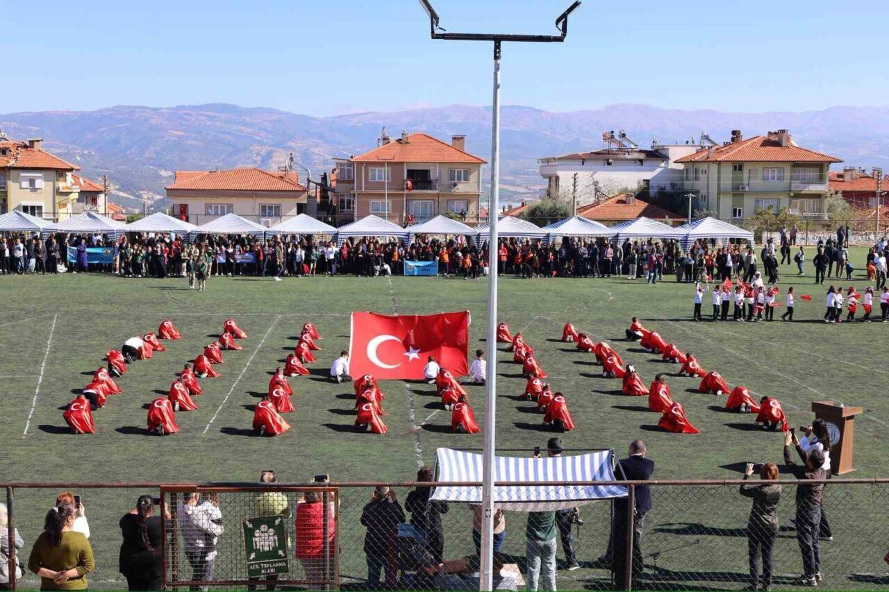 Karacasu’da Cumhuriyet’in 102. yılı coşkuyla kutlandı
