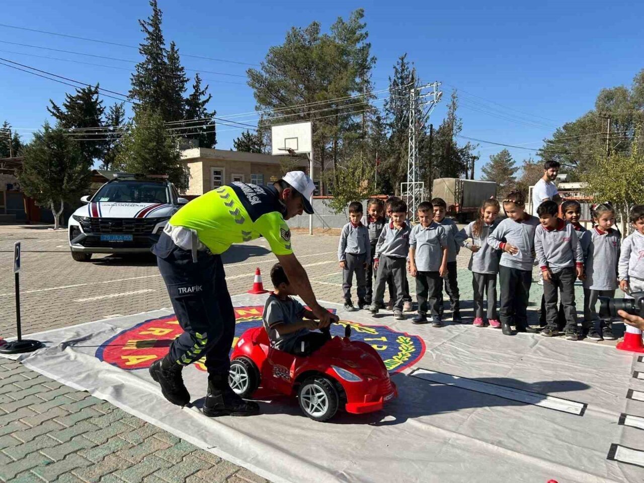 Kilis’te ilkokul öğrencilerine mobil trafik aracıyla eğitim verildi