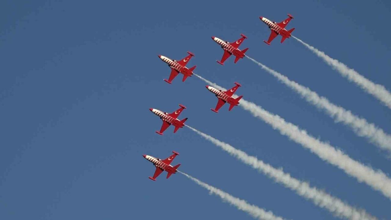 Kırklareli’nde Türk Yıldızları nefes kesti