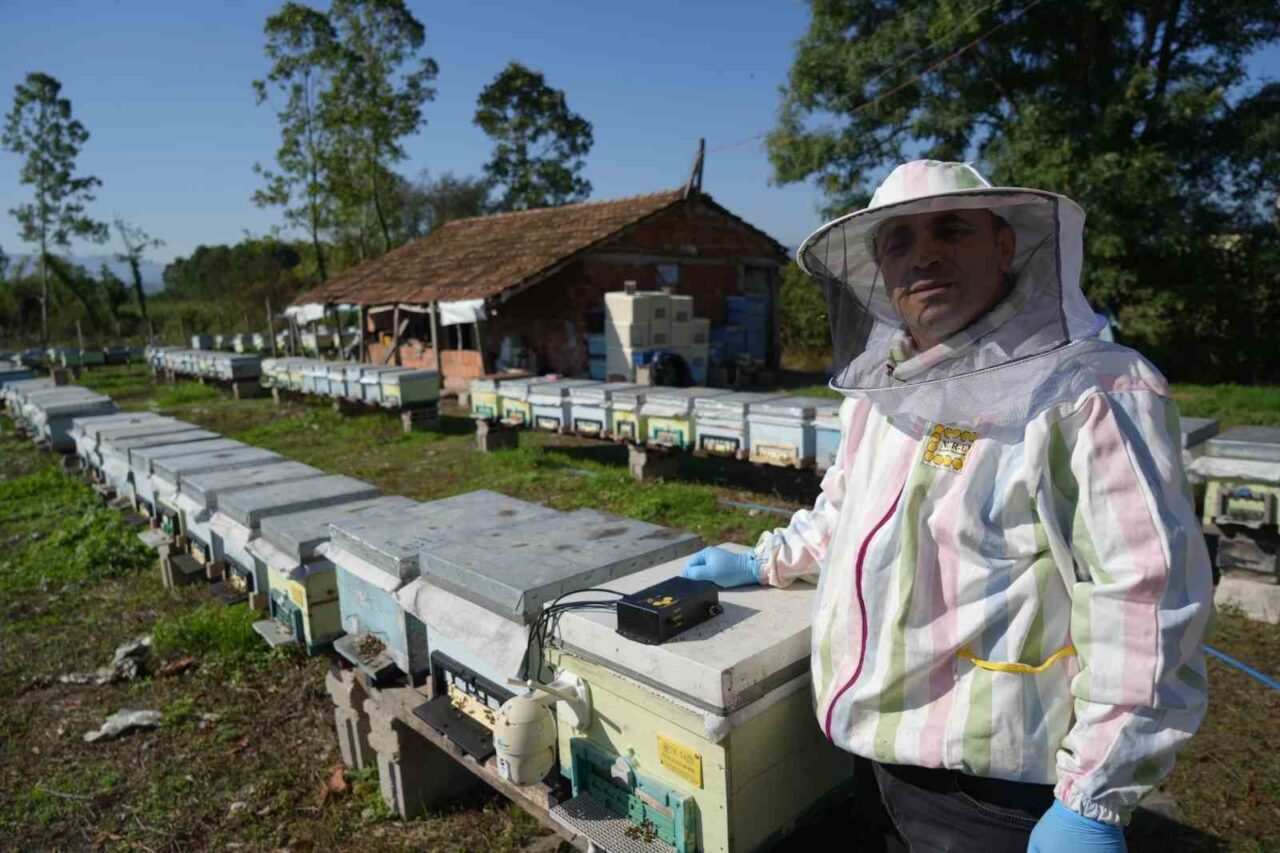 Komiser arıcıdan bal verimini artıran yerli cihaz