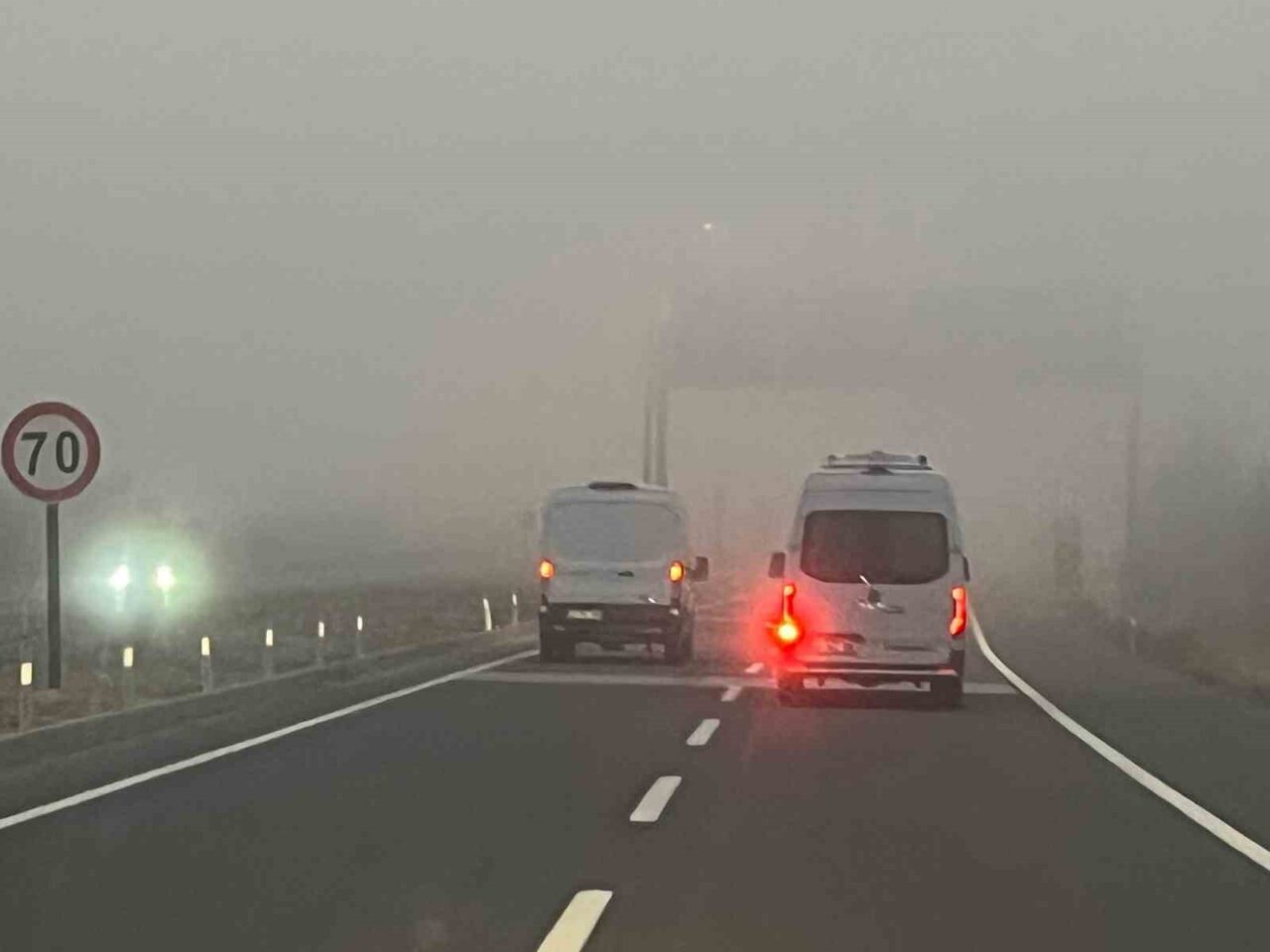 Kütahya’da sis trafiği olumsuz etkiledi