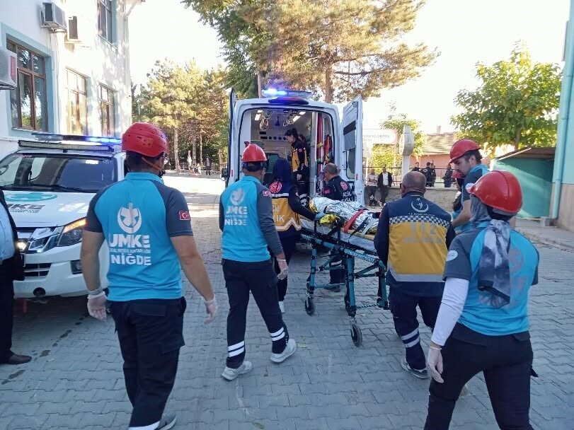 Niğde İl Sağlık Müdürlüğü’nde gerçeğini aratmayan yangın tatbikatı