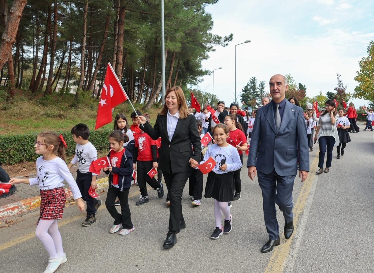 OMÜ’de Cumhuriyet Yürüyüşü