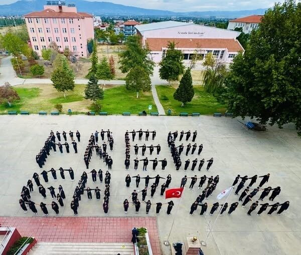 Salihli’de gençlerden Gazze’ye destek