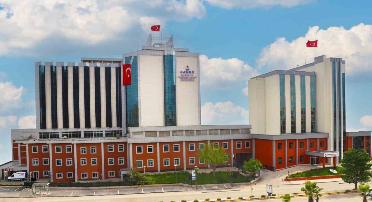 SANKO Üniversitesi Hastanesi’nde robotik cerrahi ile diz protez ameliyatları başarıyla gerçekleştiriliyor