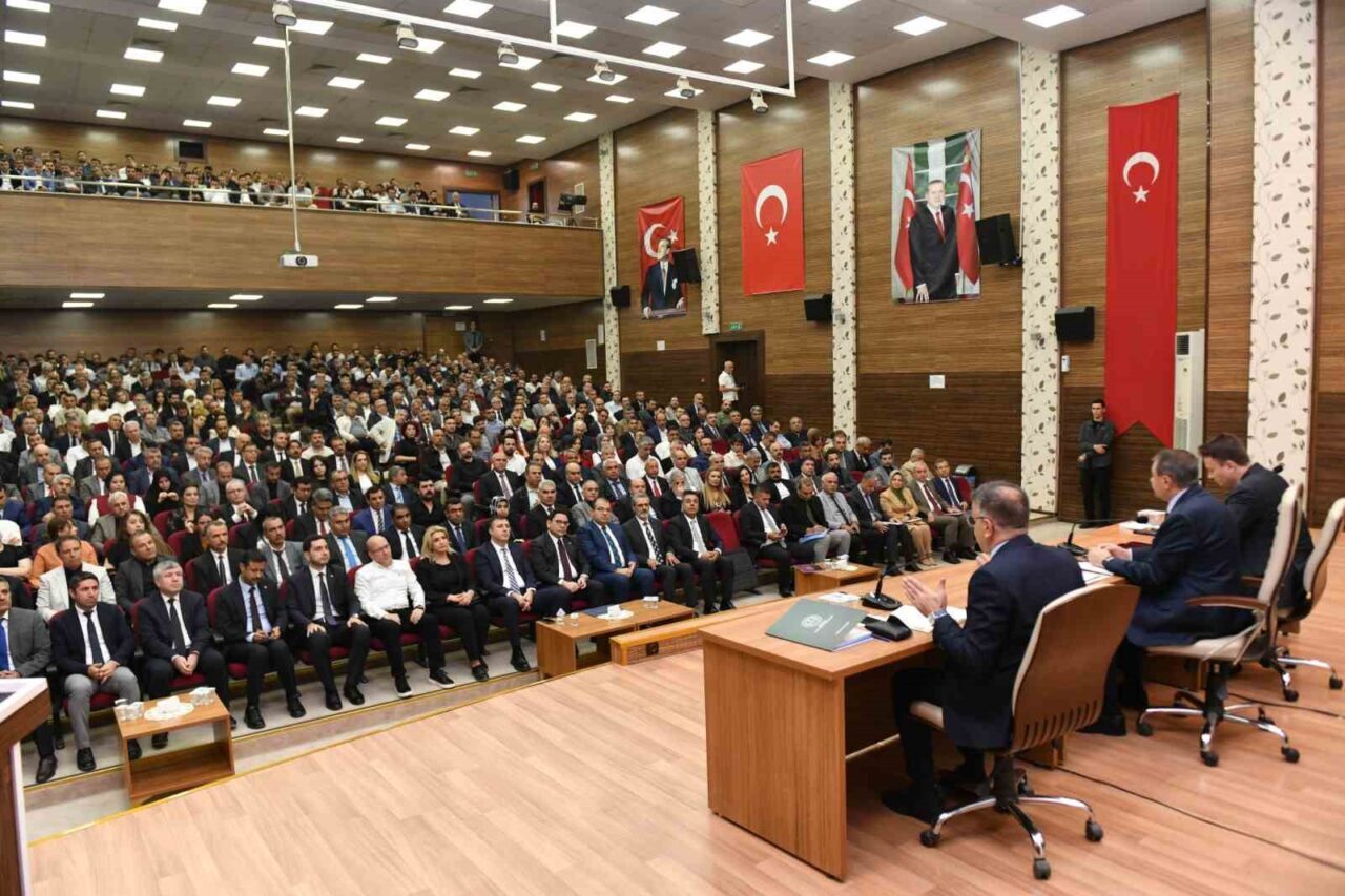 Şanlıurfa Valisi Hasan Şıldak okul müdürleriyle buluştu