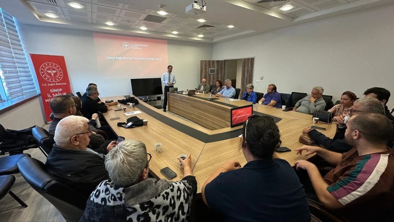 Sinop’ta aile hekimlerine "bağışıklama" eğitimi