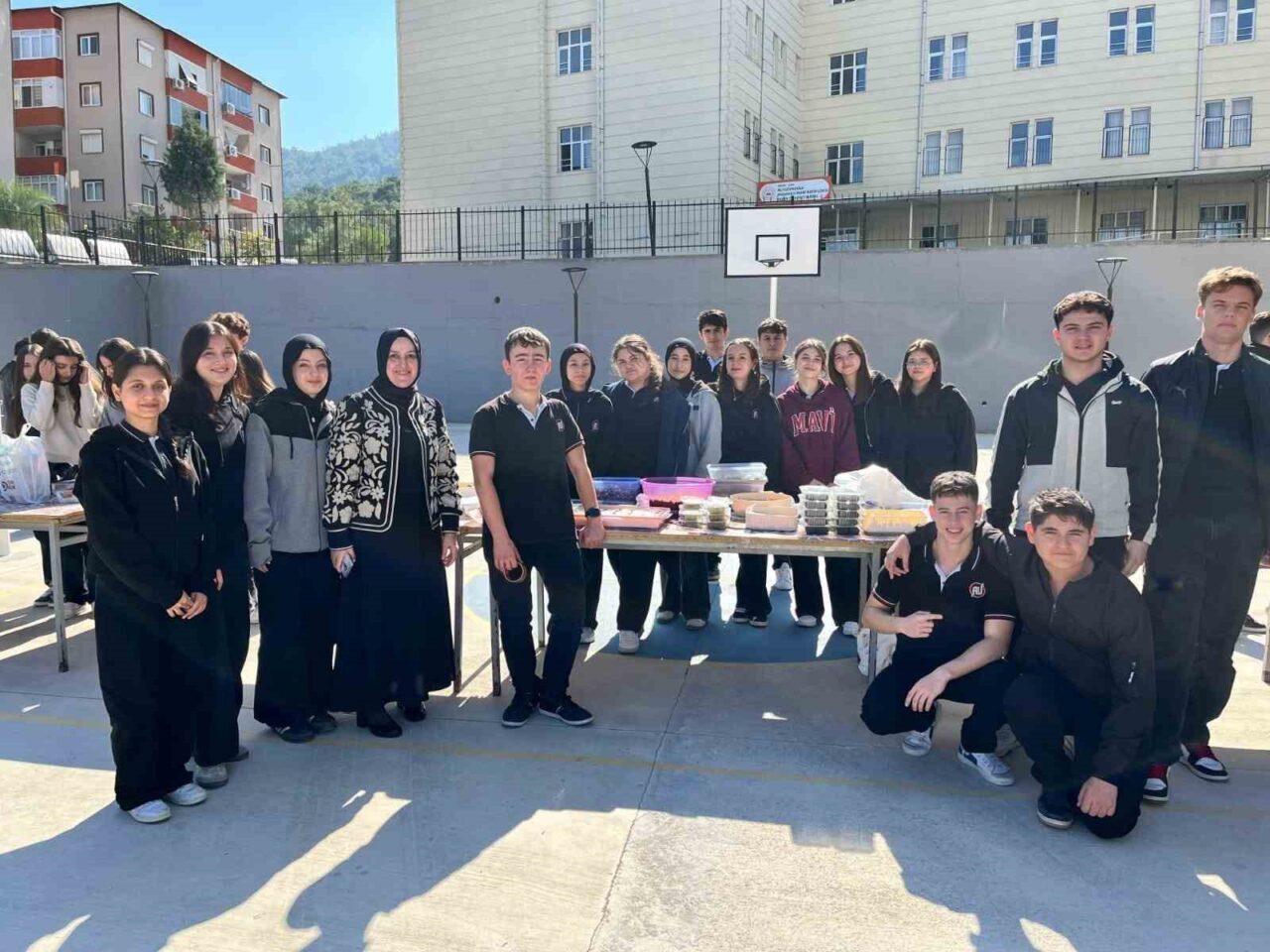 Soma Ali Uzunoğlu Lisesi’nden Gazze’ye yardım eli