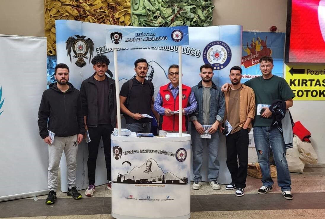 TEM ekipleri üniversiteli gençleri bilgilendirdi