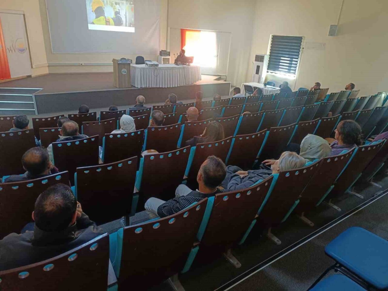 Van Büyükşehir Belediyesinin personellerine ’İş Güvenliği’ eğitimi