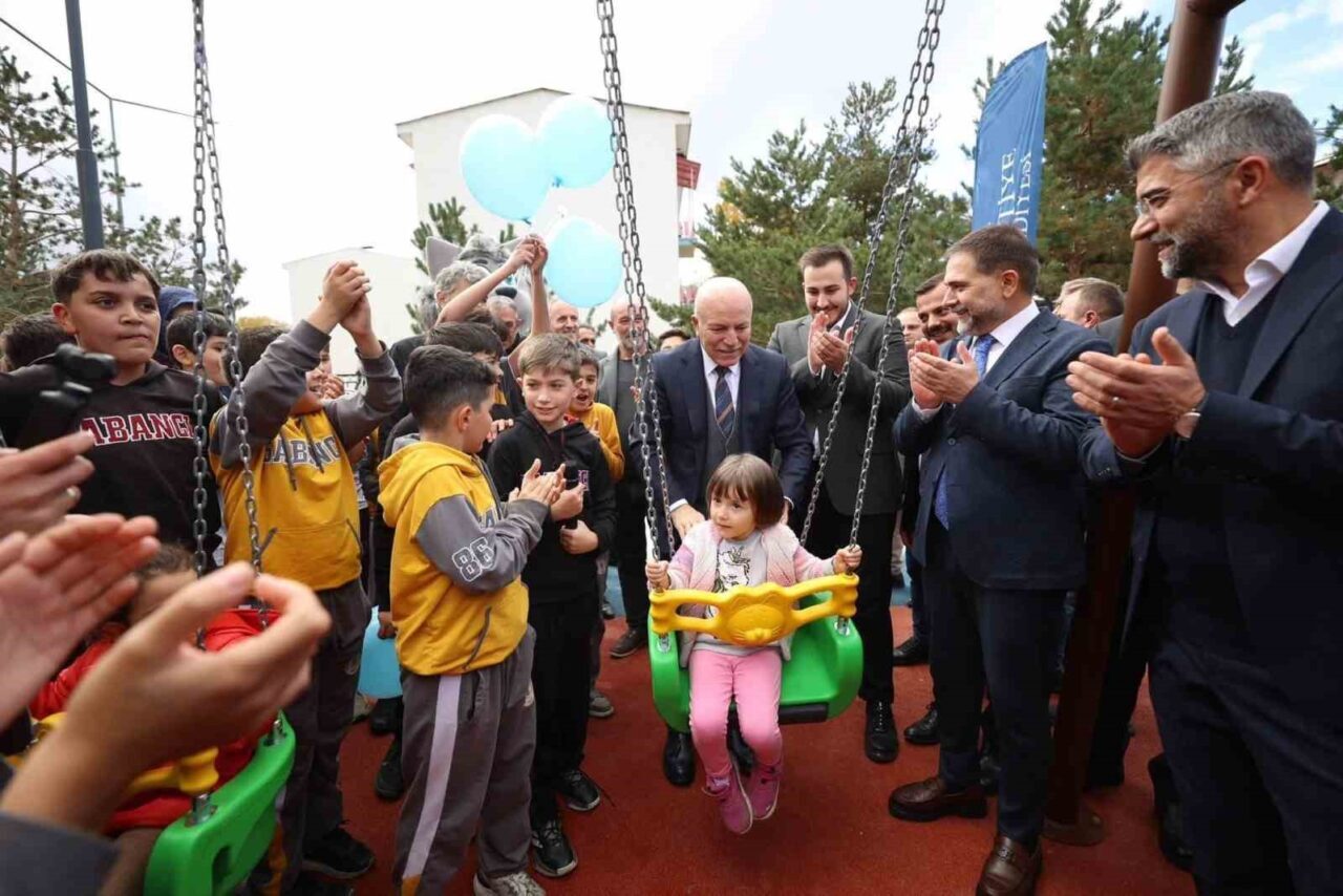 Yakutiye Belediyesi’nden üniversiteye örnek çocuk parkı