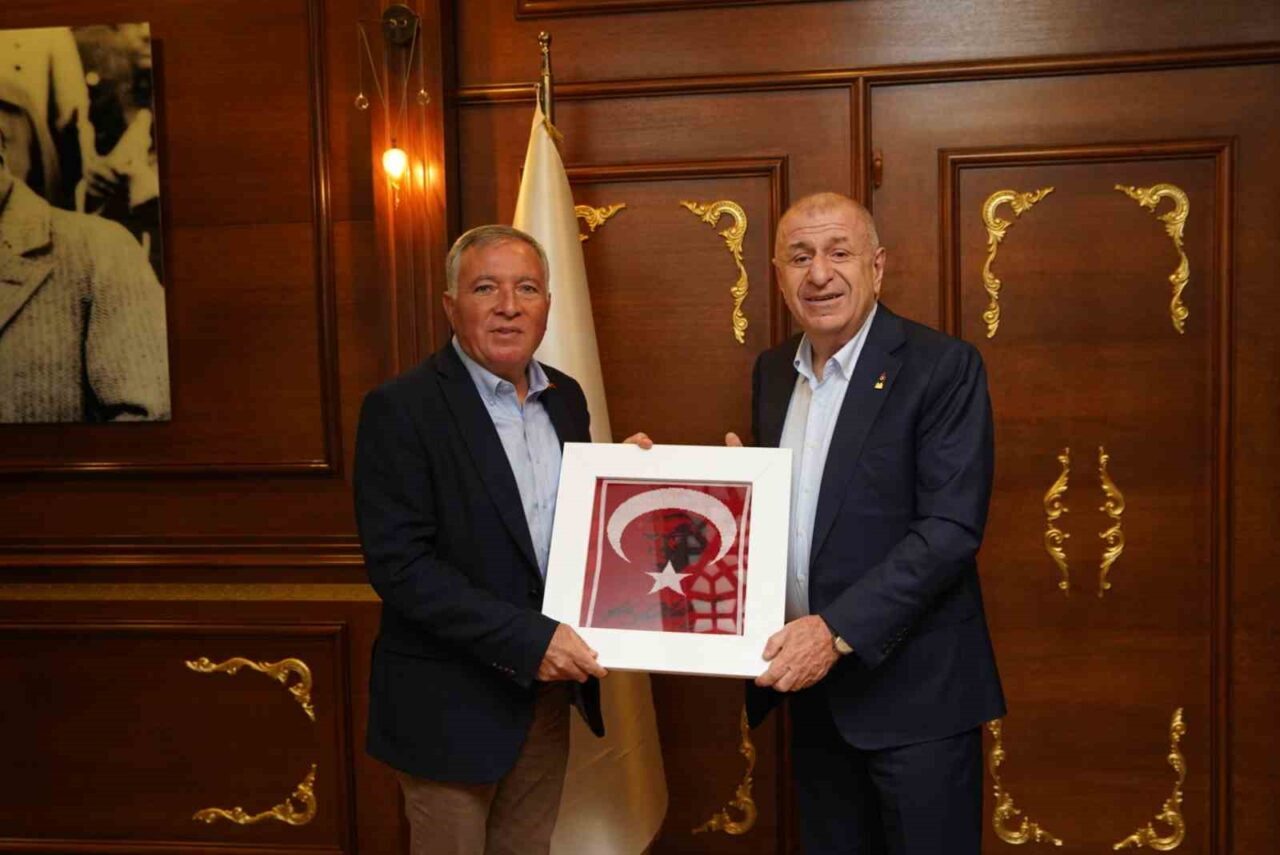 Zafer Partisi lideri Özdağ’dan Başkan Kepenek’e övgü; "Gerçekten kıskandım"