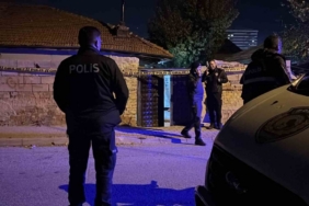 16 yaşındaki çocuk, babasını annesini darp ettiği için öldürmüş