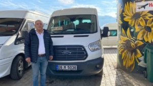 4 yavru kedinin dolmuş motorundaki yolculuğu Hopa’da son buldu