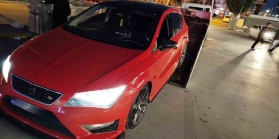 Abartı egzozlu otomobille drift atan sürücüye 74 bin TL ceza