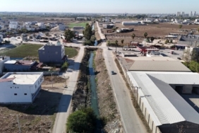 Açık bırakılan atık su deresi vatandaşı perişan ediyor