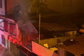 Adana’da müstakil ev alev alev yandı