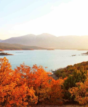 Adatepe Barajı etrafında kartpostallık görüntüler oluştu