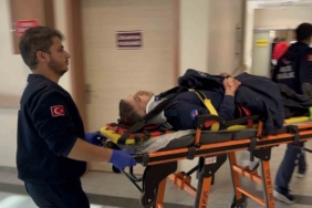 Adıyaman’da otomobiller çarpıştı: 3 infaz koruma memuru yaralandı