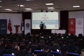 "Ailemle Güvendeyim" projesi kapsamında polis adaylarına eğitim verildi