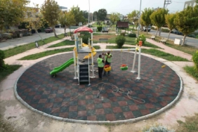 Akdeniz’in parklarında yenileme çalışmaları devam ediyor