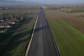 Akyazı’nın ilçe girişinin yeni bağlantı yolunda çalışmalar sürüyor
