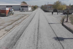 Alaca’da sokaklar asfaltlanıyor, yılların kanal sorunu çözülüyor