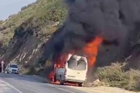 Alevlere teslim olan minibüs kullanılmaz hale geldi